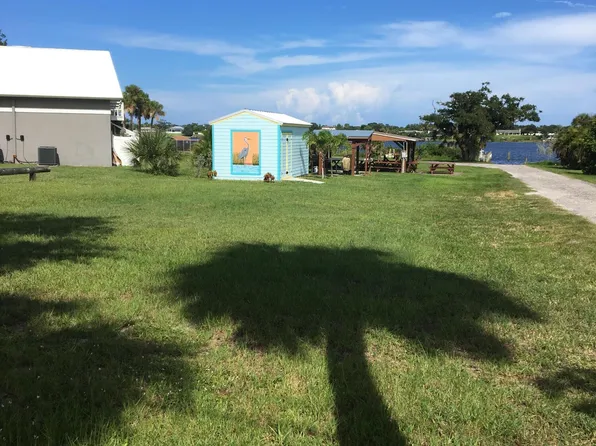 4 Oak St, Sebastian, FL 32976