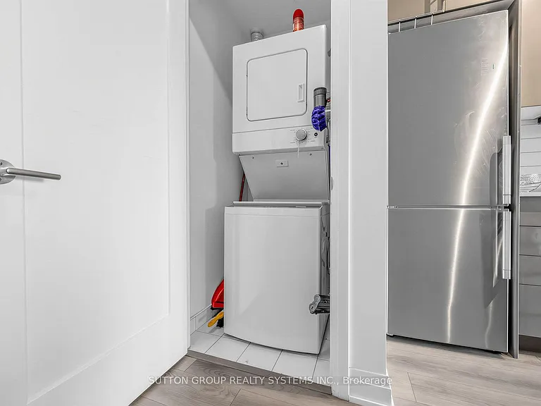 509 Dundas St W #521 — Photo 24