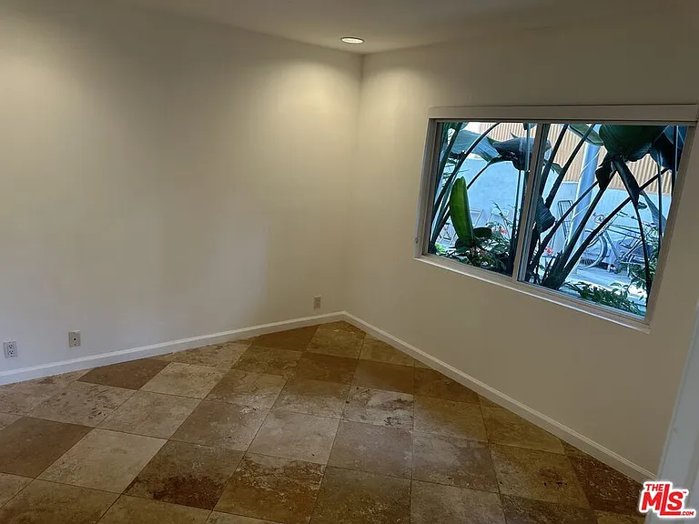 2454 Penmar Ave — Photo 32