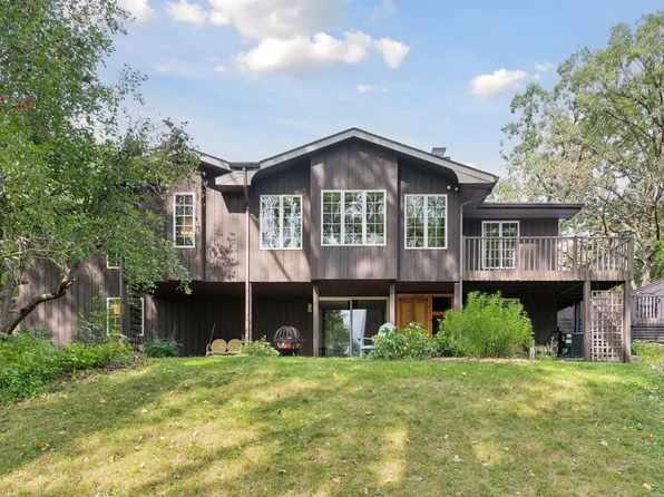 18609 Hanus Rd, Minnetonka, MN 55345