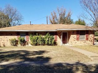 1305 Red Oak St, Ennis, TX 75119