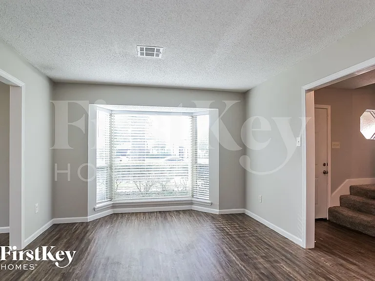 12610 Pine Bough Ln — Photo 4