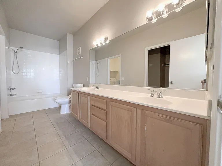 8725 W Flamingo Rd #208 — Photo 10