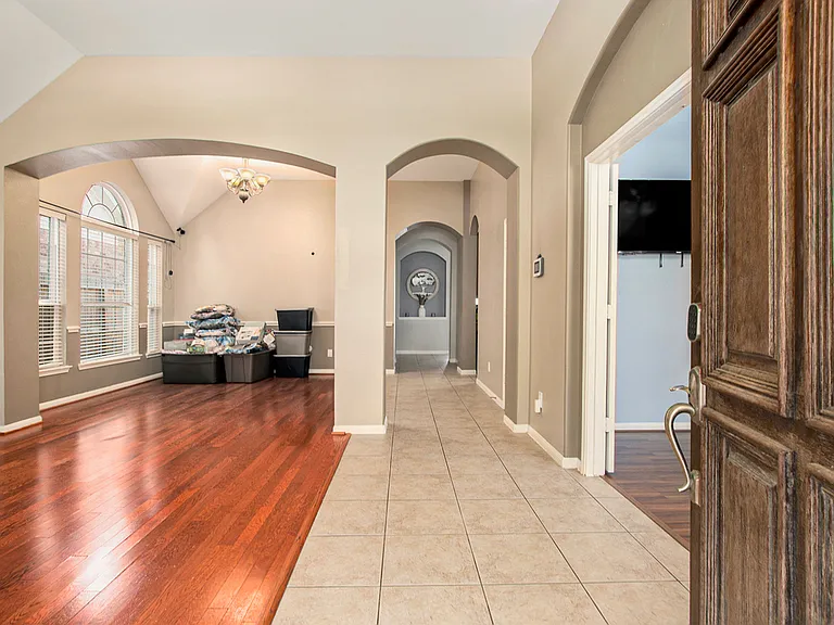 5741 Emerald Brook Ln — Photo 4