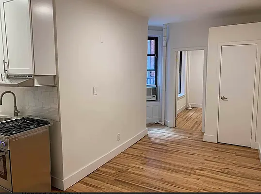 Rented by Salon Realty Corp | media 1