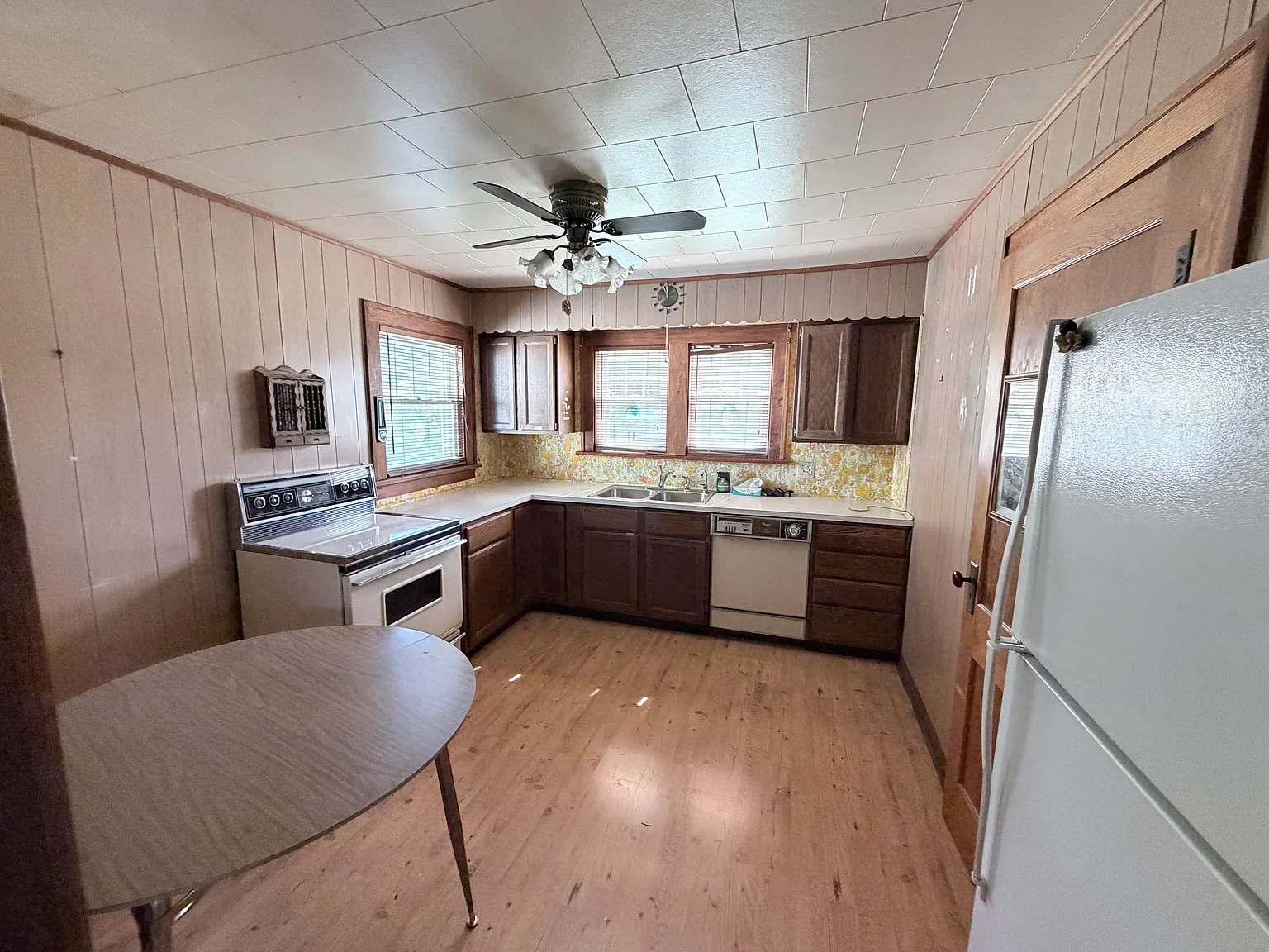 2 bed, $1,300 — Photo 3
