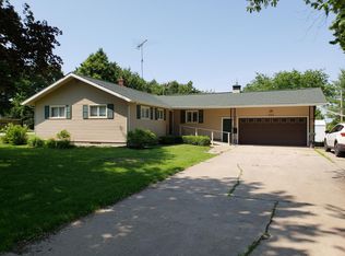 344 8th Ave W, Cresco, IA 52136