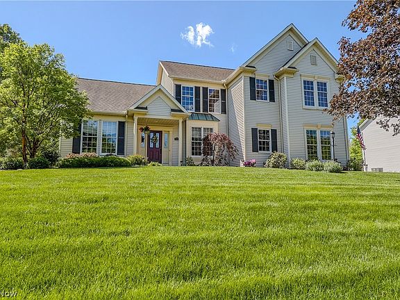 2nd image of 842 Westwood Dr