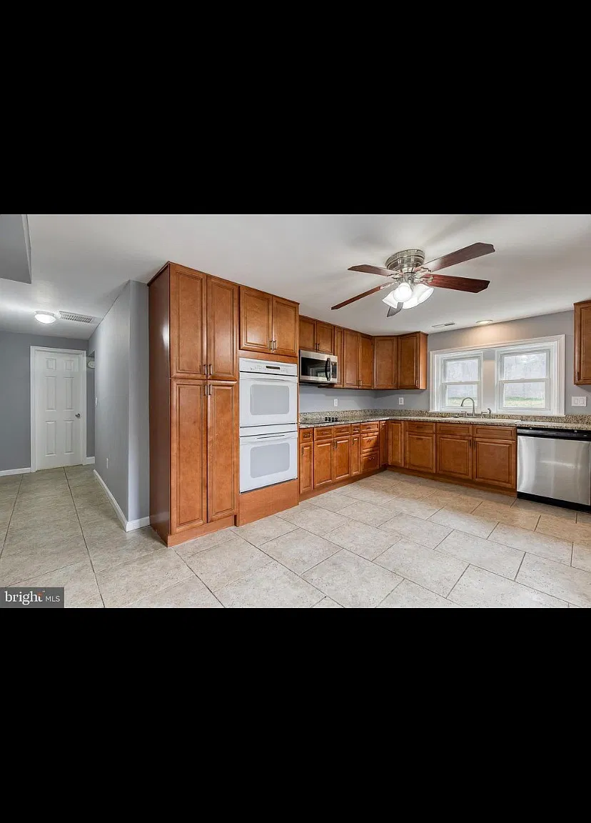 1 bed, 2500 sqft, $900 — Photo 3