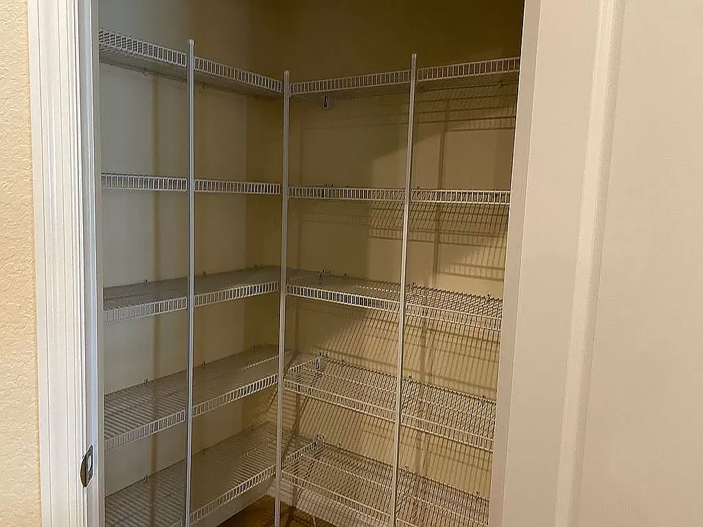 3 bed, 1852 sqft, $2,700 — Photo 4