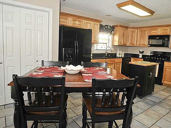 5th image of 1471 Hillary Dr