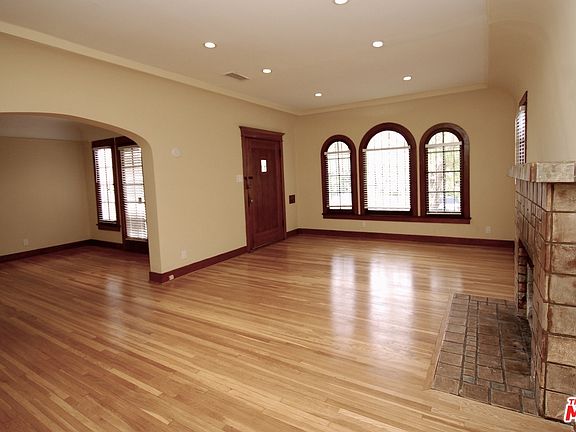 4th image of 538 N Mansfield Ave