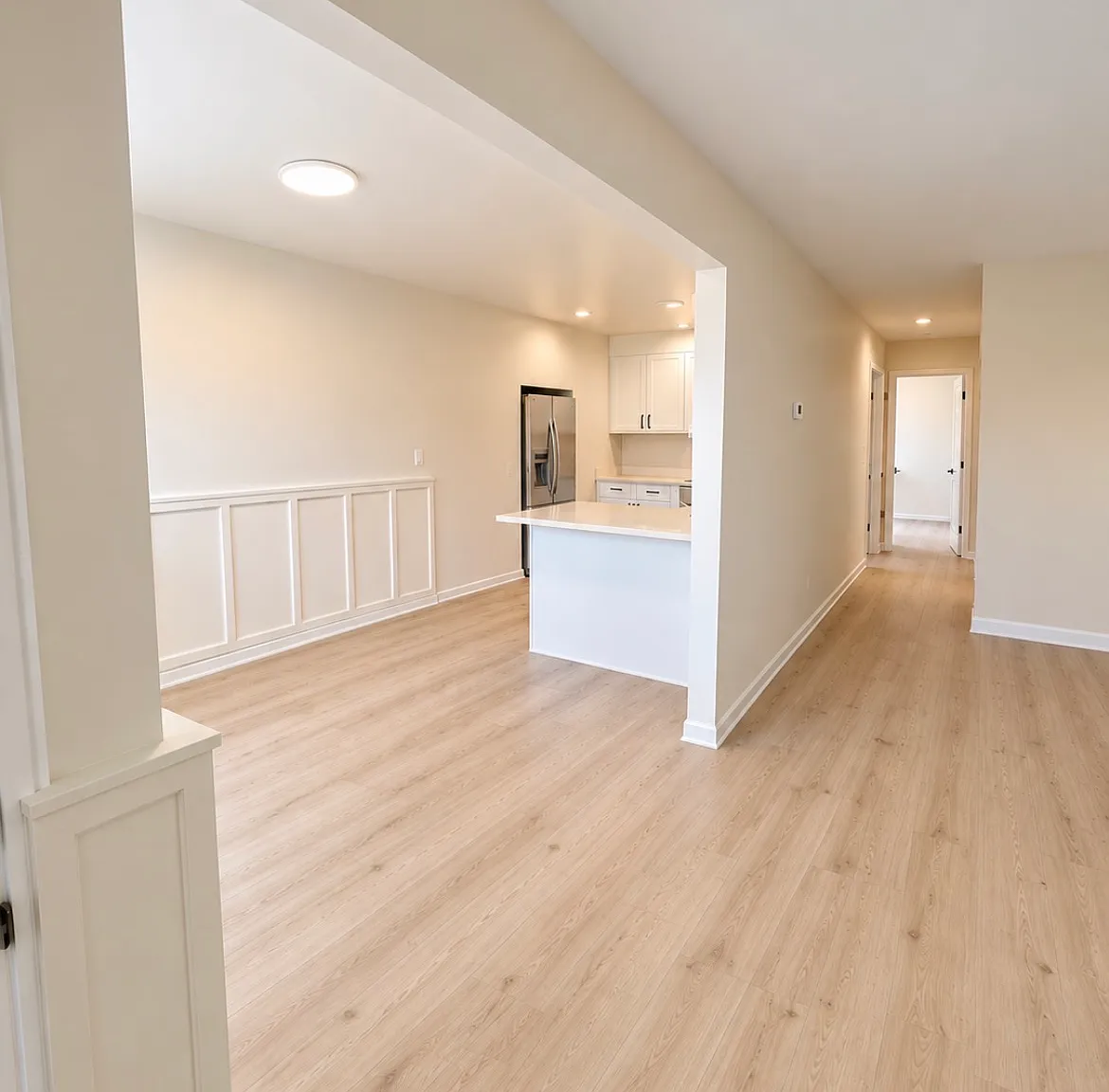 3 bed, 1139 sqft, $3,695 — Photo 3