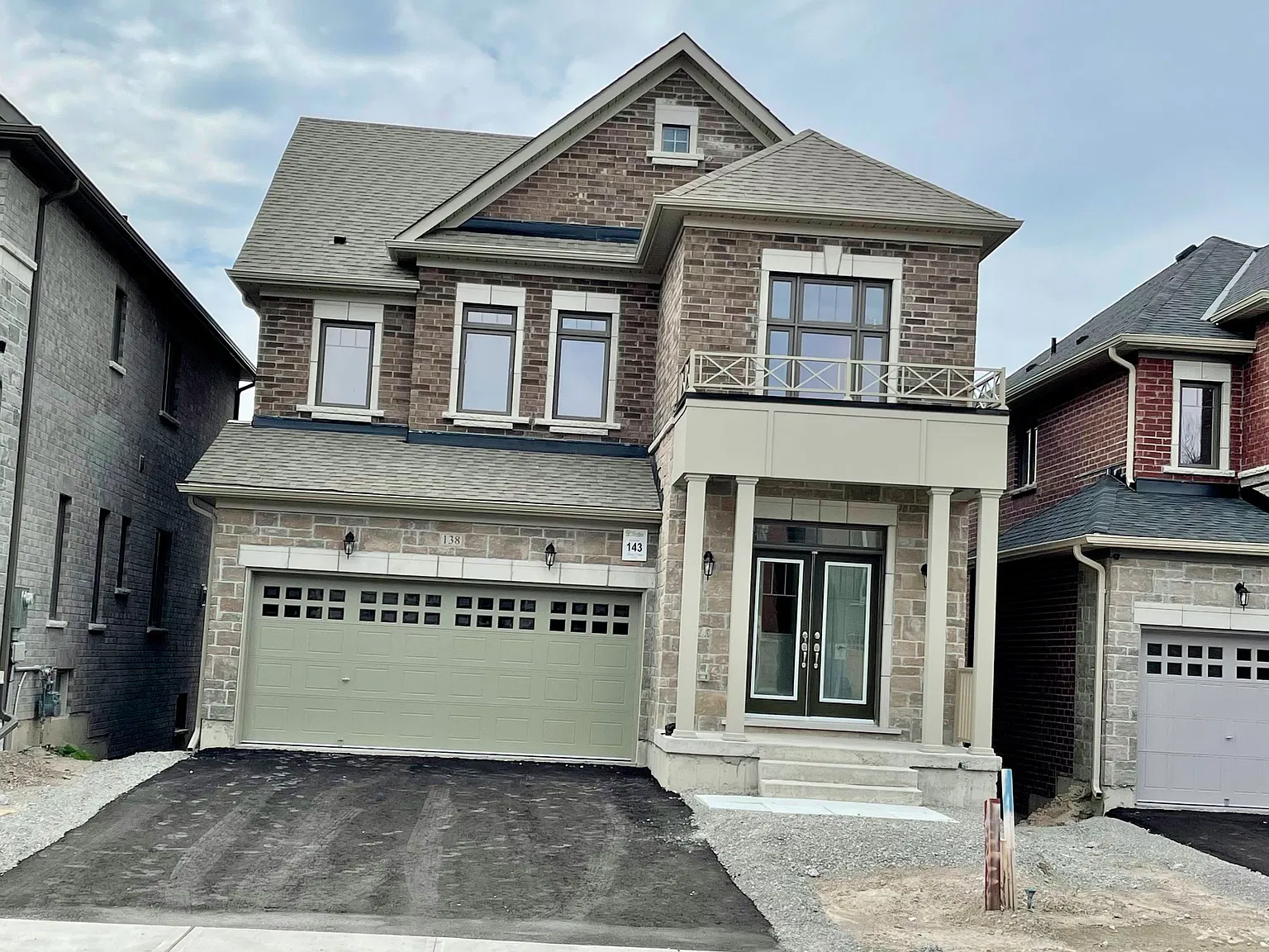 4 bed, $3,100 — Photo 1