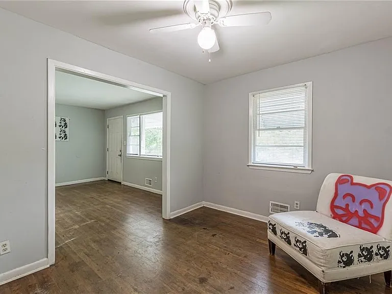 350 Brooks Ave SW — Photo 7