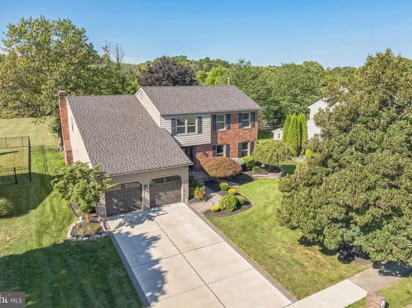 105 Apley Dr, Cherry Hill, NJ 08003