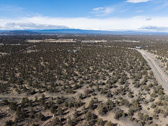 2nd image of 63805 Cricketwood Rd