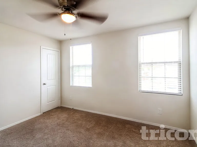 5697 McClelland St — Photo 9