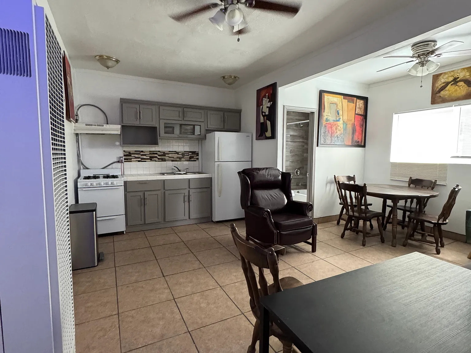 3 bed, 1000 sqft, $850 — Photo 2