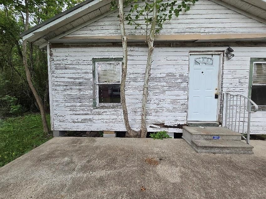 1st image of 203 Cedar Cir