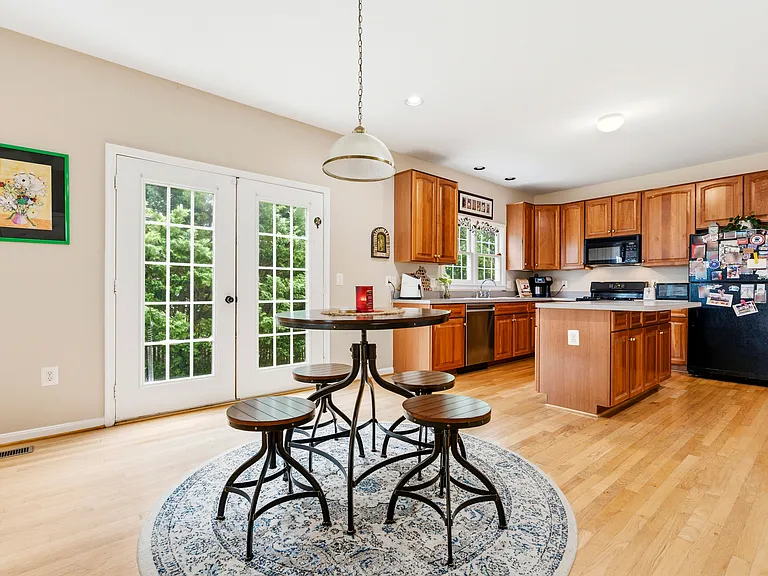 31 Palace Ln — Photo 13