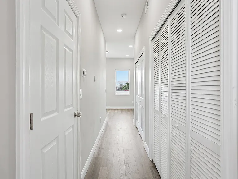 2225 N Waterloo St — Photo 32