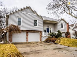 2411 SW Morningside Dr, Blue Springs, MO 64015