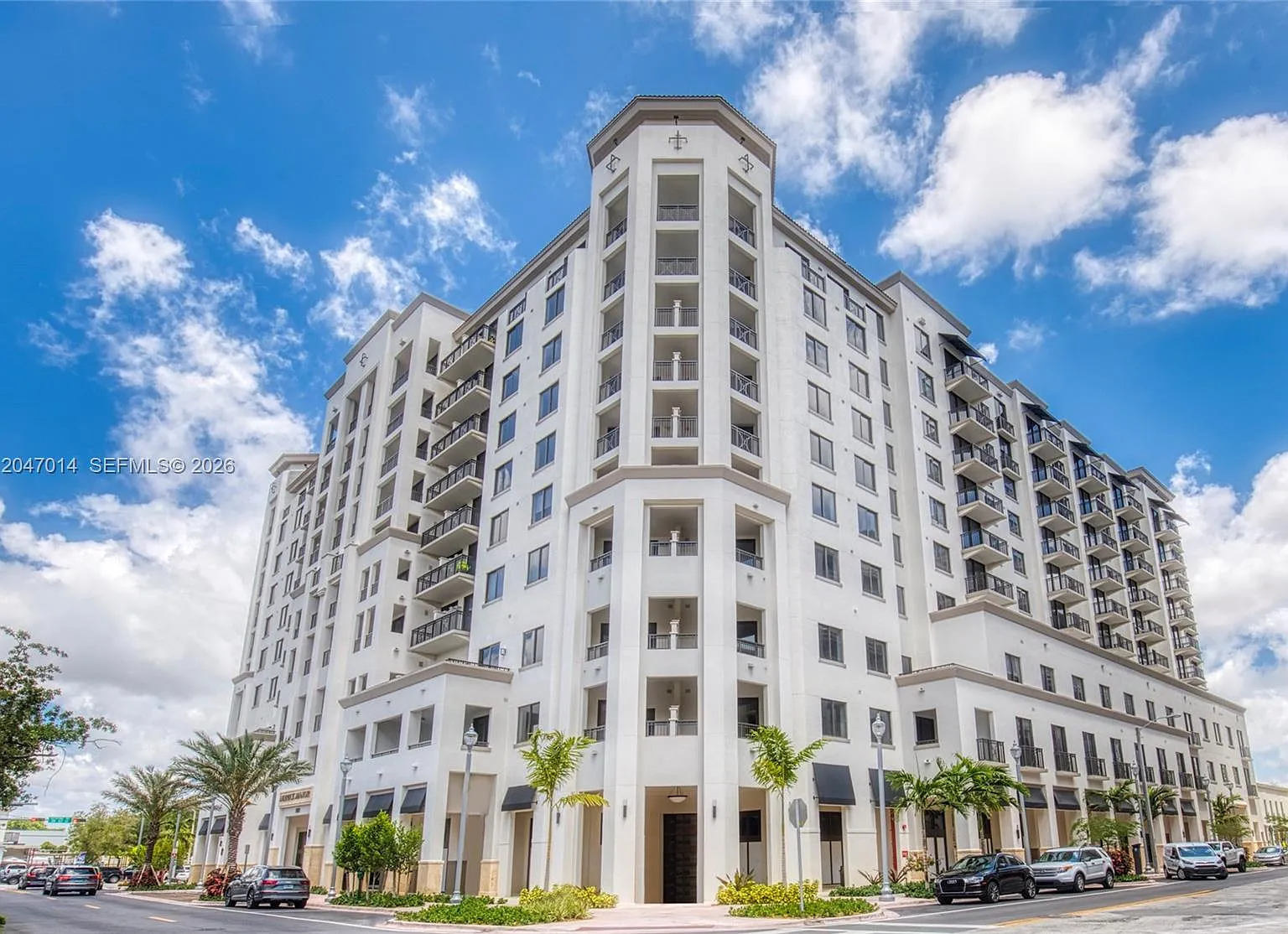 Merrick Manor Condo — Photo 1