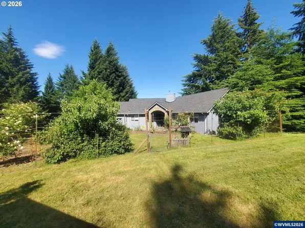 1401 Reuben Boise Rd, Dallas, OR 97338