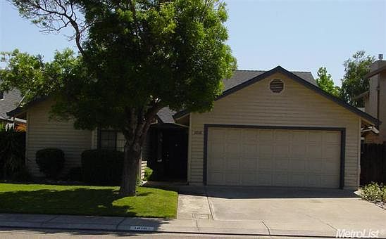 2nd image of 1816 Alder Tree Way