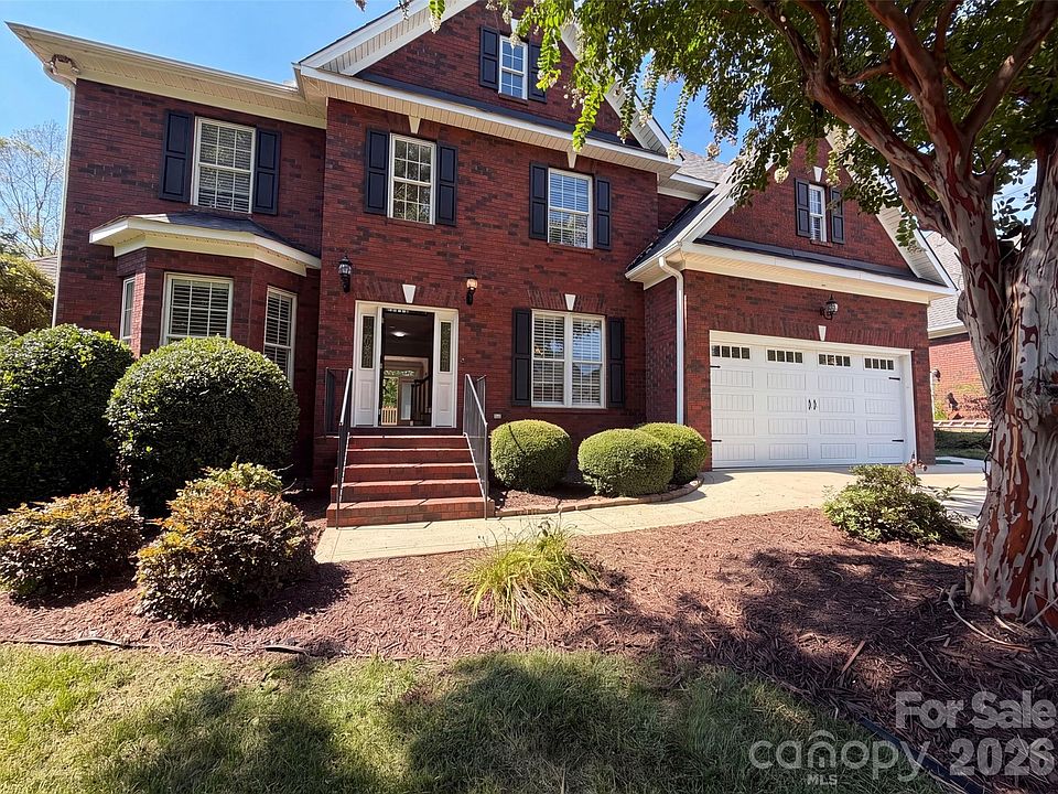 1st image of 114 Stirling Heights Ln