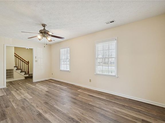 5th image of 3 Kansas Ct