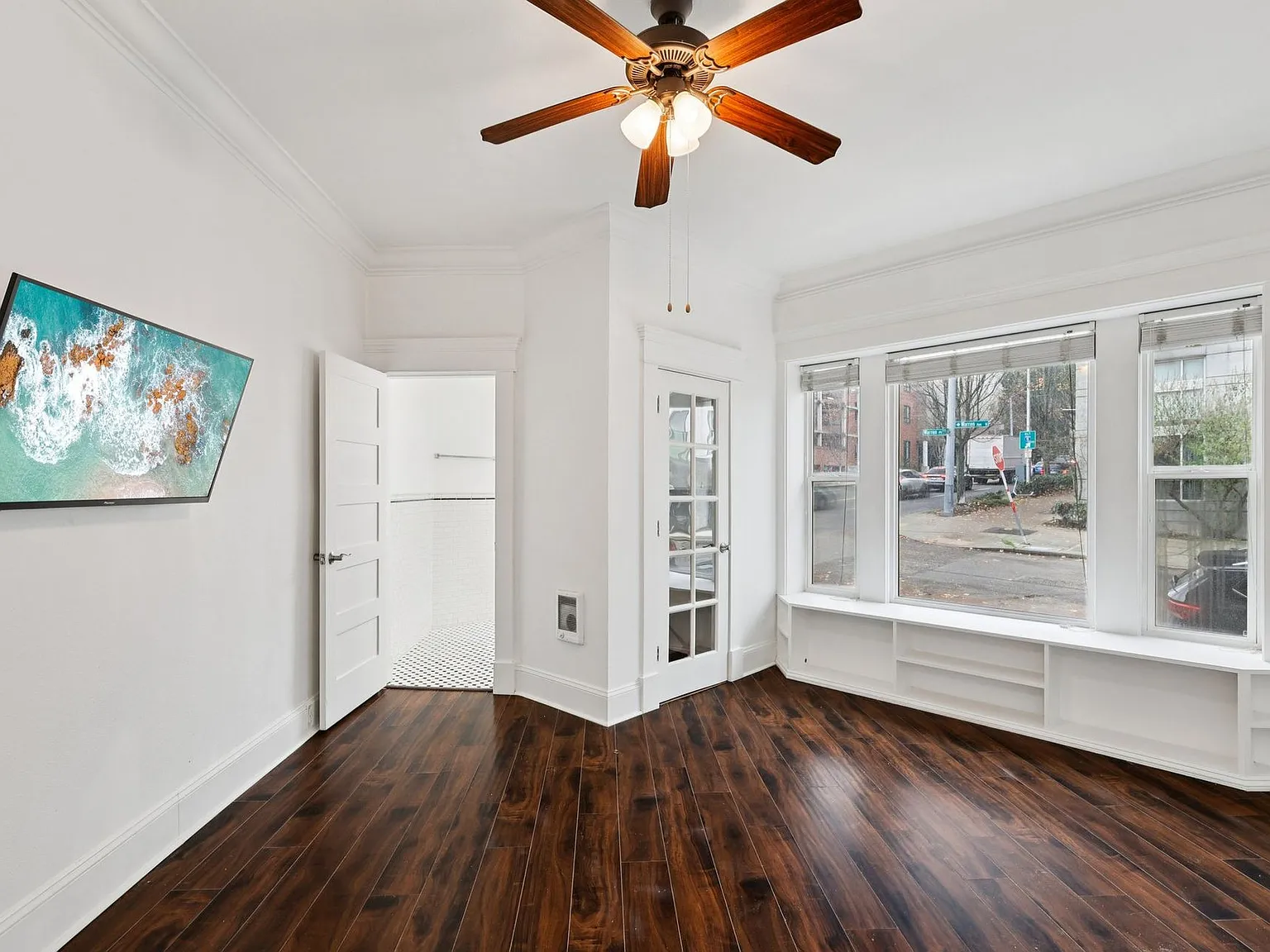 CENTER VIEW APARTMENTS - LIVE YOUR BEST LIFE HERE! — Photo 2
