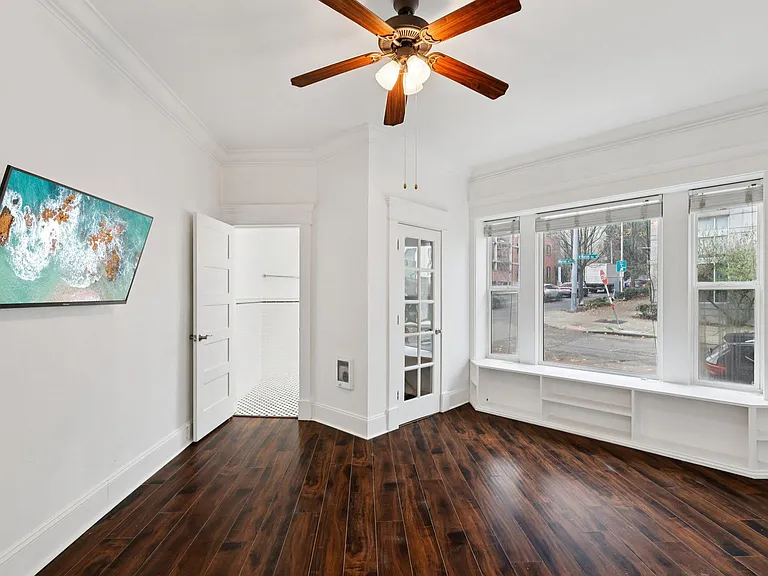 CENTER VIEW APARTMENTS- LIVE YOUR BEST LIFE HERE! — Photo 2