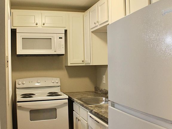 4th image of 4904 Chalet Dr Unit 607
