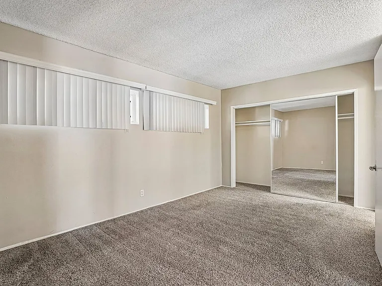 Terraces at South Pasadena Apartments — Photo 36