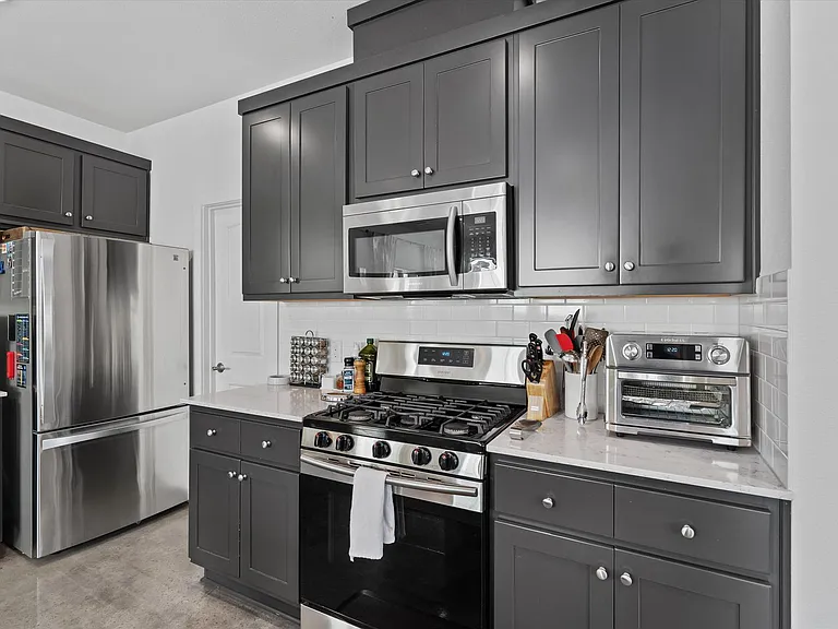 1309 Fort Branch Blvd — Photo 9