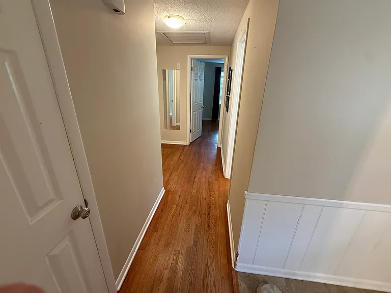 5555 Roeland Dr — Photo 8