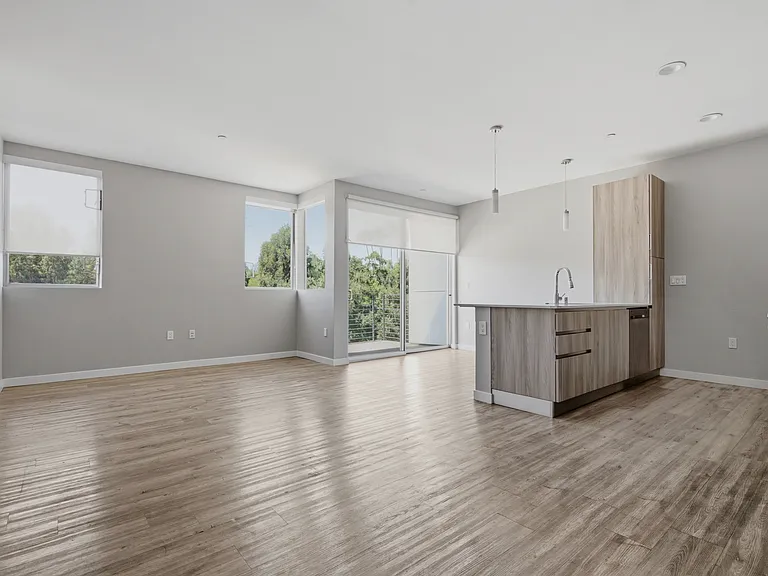 16300 Ventura Blvd #403 — Photo 12
