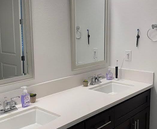 5th image of 411 E Iron Oak Pl