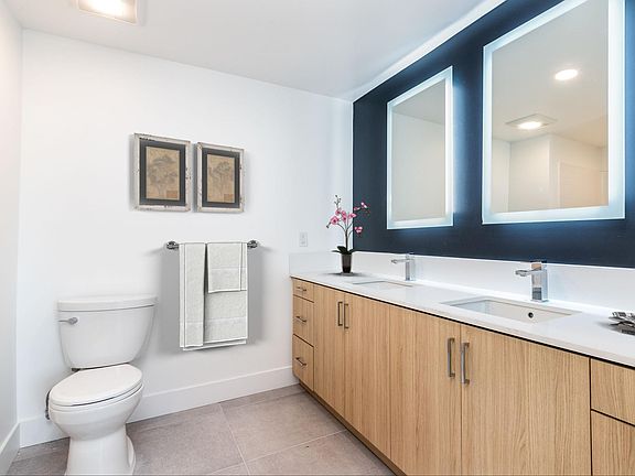 3rd image of 11500 Emelita St #103