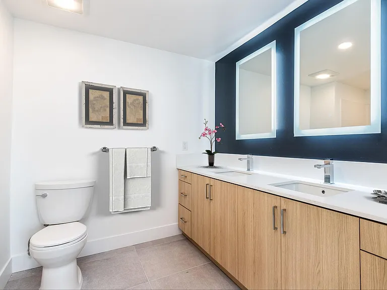 11500 Emelita St #303 — Photo 6