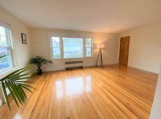 17 Grove St, Belmont, MA 02478