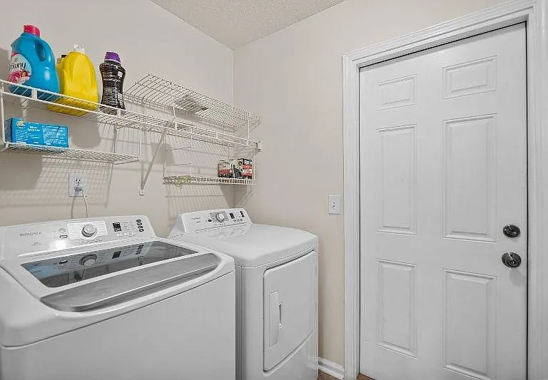 4401 Southfield Ct — Photo 7