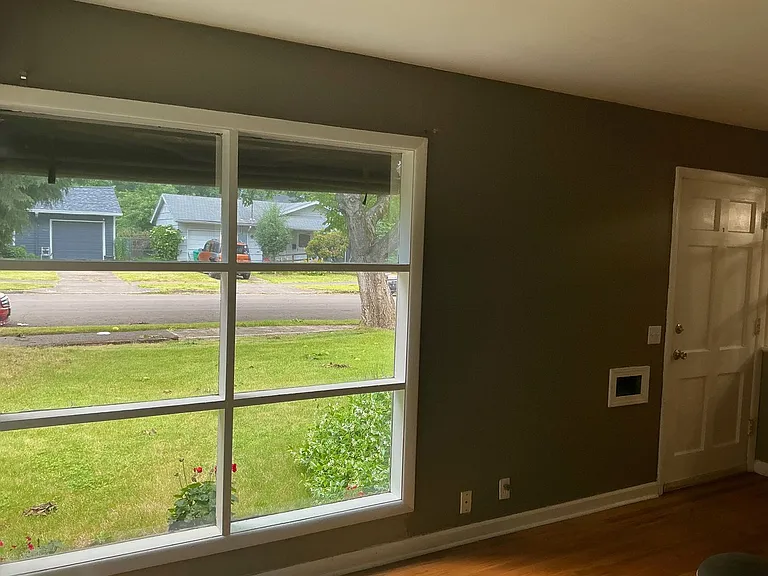 9626 N Clarendon Ave — Photo 3