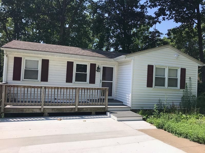 1st image of 219 Sanford Dr