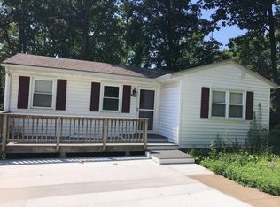 219 Sanford Dr, Fredericksburg, VA 22406