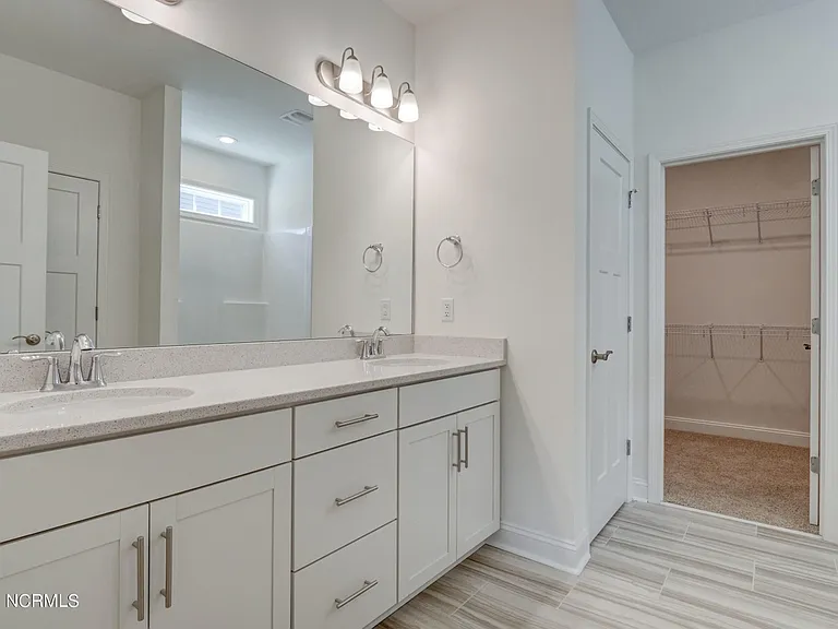 Spicetree Dr — Photo 12