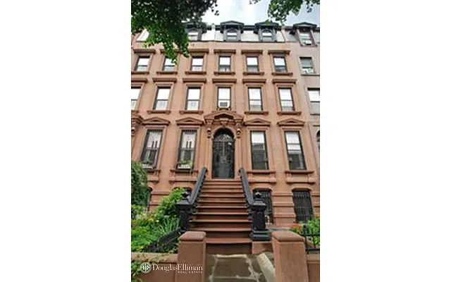 Rented by Douglas Elliman | media 16