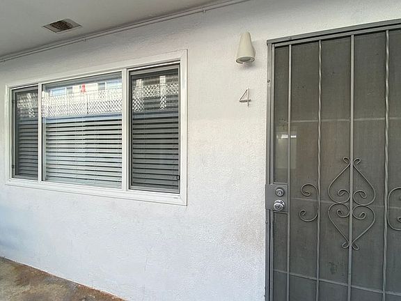 3rd image of 1019-1027 Cedar Ave #1019-04